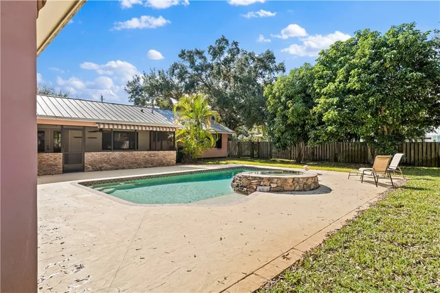 $700,000 | 3336 8th Street, Vero Beach, FL 32968