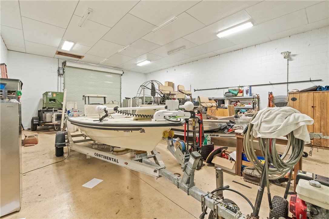 3336 8th Street Vero Beach, FL 32968 - Photo 31 of 36 a very nice looking room with a table and chairs