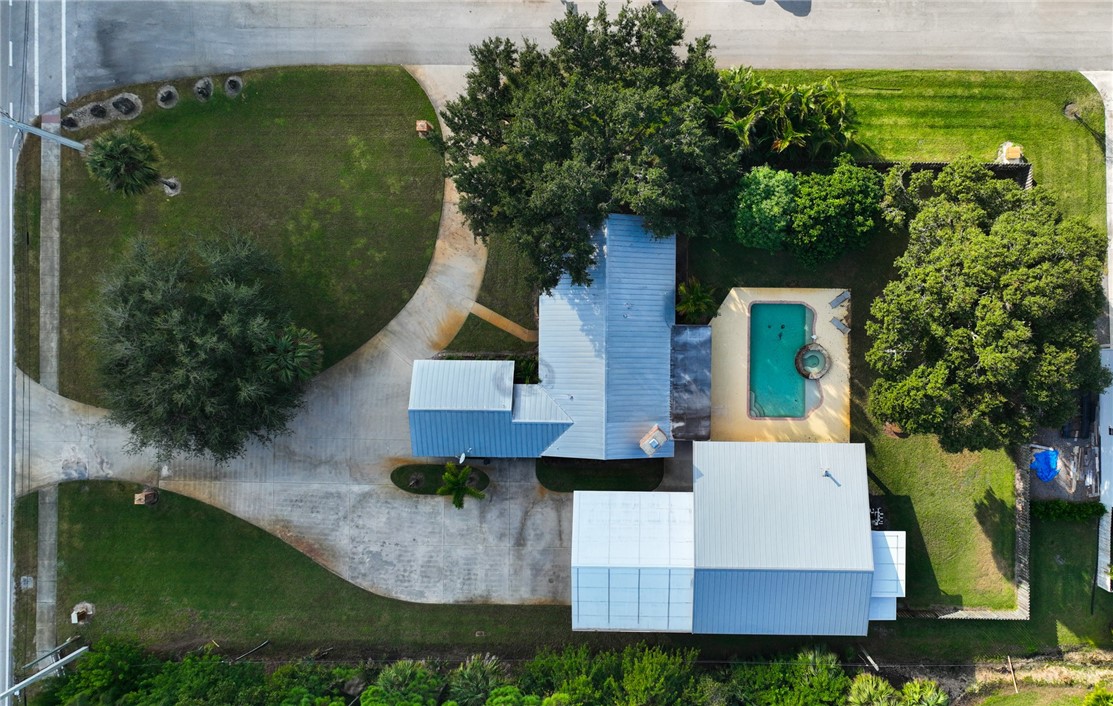 3336 8th Street Vero Beach, FL 32968 - Photo 34 of 36 an aerial view of a house