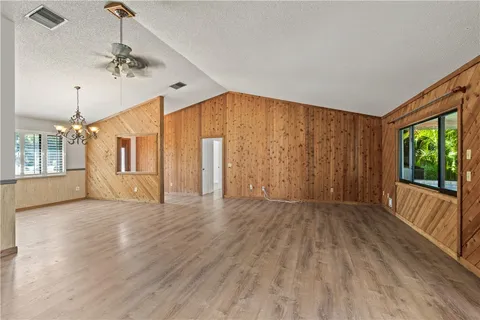 $700,000 | 3336 8th Street, Vero Beach, FL 32968