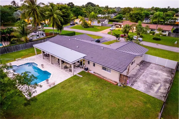 $1,100,000 | 10820 Southwest 125th Street, Miami, FL 33176