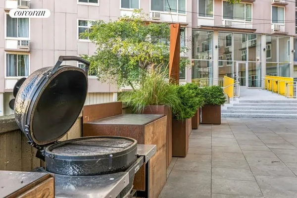 $595,000 | 575 Main Street, Unit 1408 | Roosevelt Island