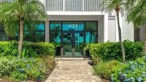 $895,000 | 435 South Gulfstream Avenue, Unit 1004, Sarasota, FL 34236