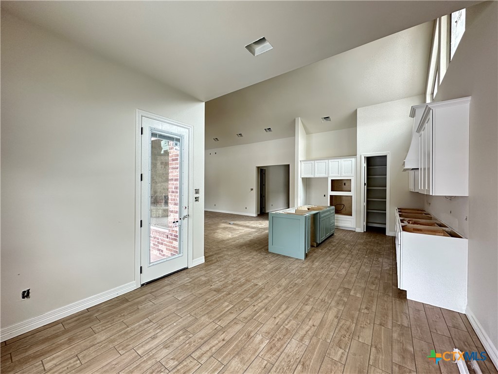 643 Bald Eagle Loop Salado, TX 76571 - Photo 5 of 20 a living room with furniture and a table