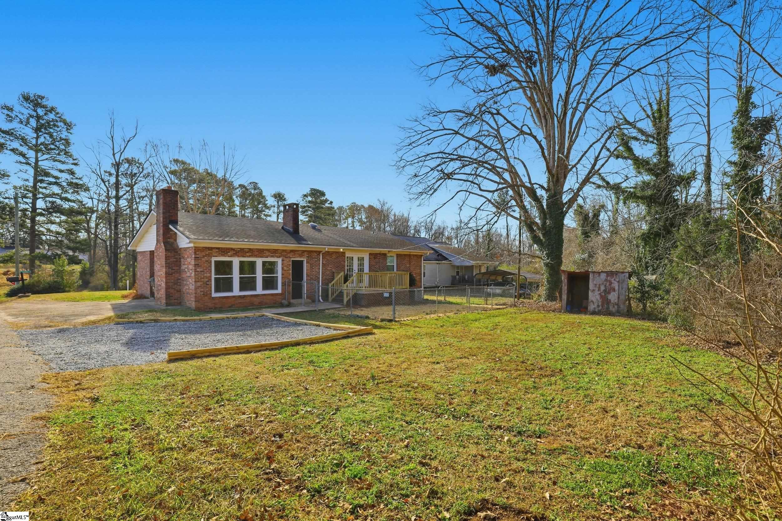 1614 Greenwood Road Laurens, SC 29360 - Photo 11 of 26