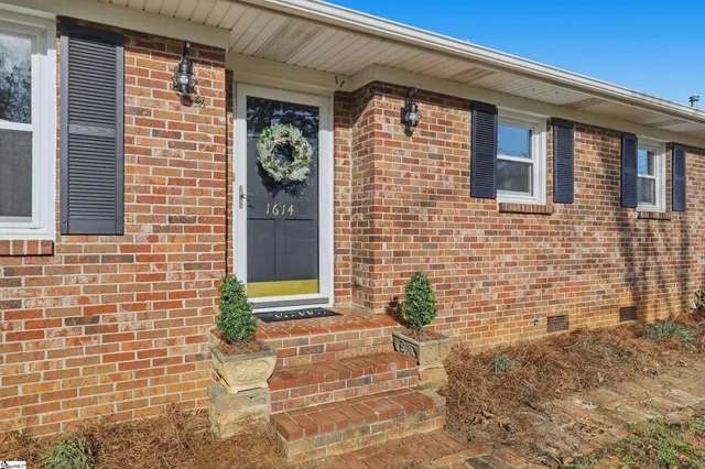 $250,000 | 1614 Greenwood Road, Laurens, SC 29360