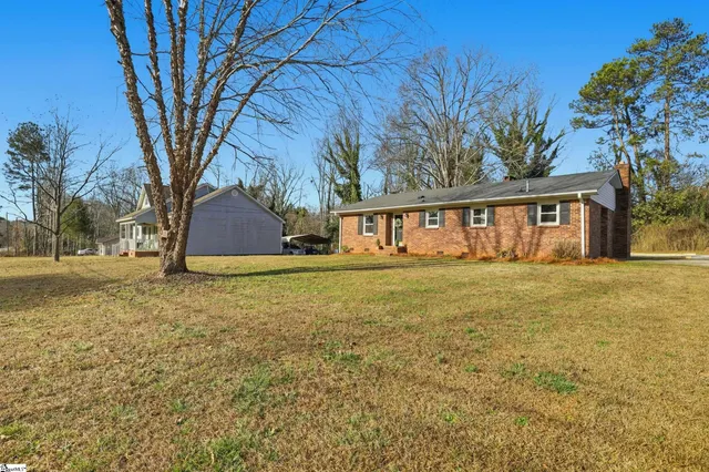 $250,000 | 1614 Greenwood Road, Laurens, SC 29360