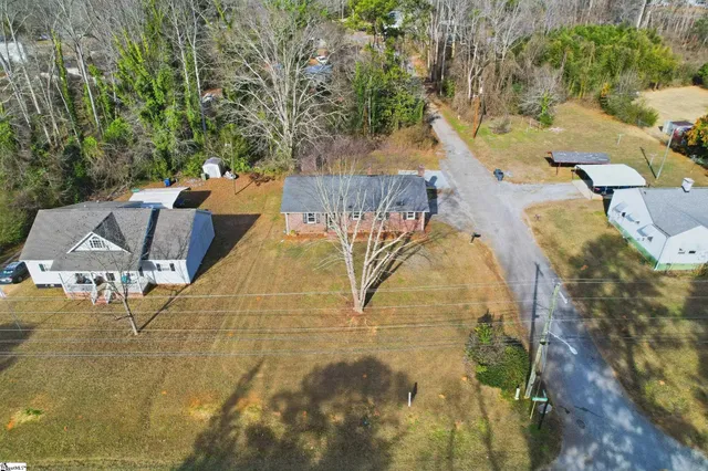 $250,000 | 1614 Greenwood Road, Laurens, SC 29360