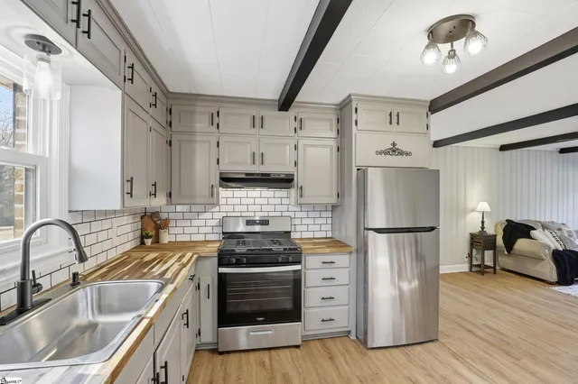 $250,000 | 1614 Greenwood Road, Laurens, SC 29360