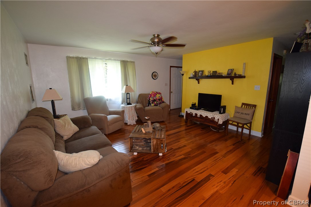 4145 Shelly Road Hayes, VA 23072 - Photo 7 of 17