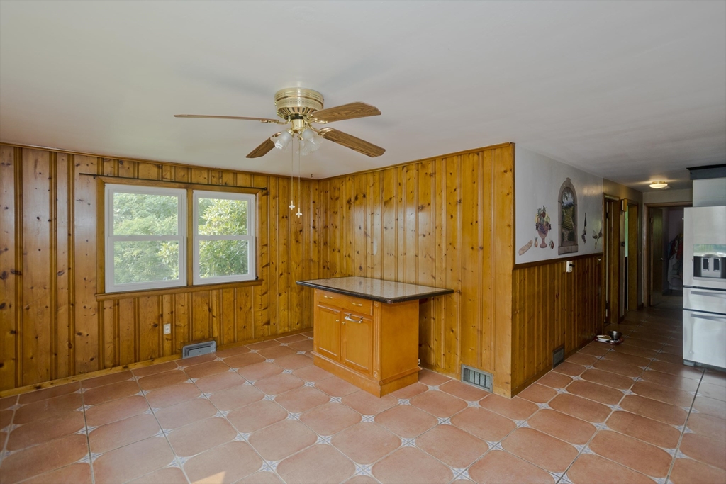 492 Morgan Road West Springfield, MA 01089 - Photo 16 of 31