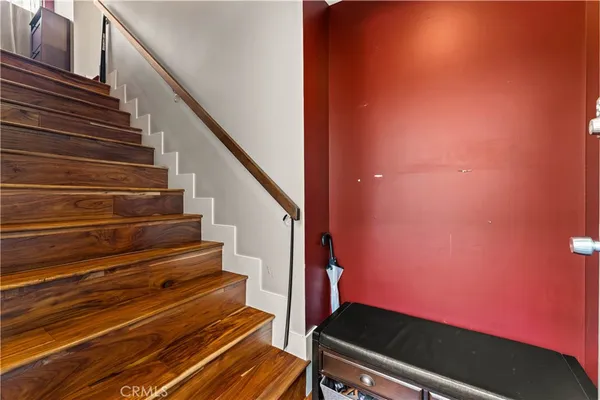 $595,000 | 10550 Sunland Boulevard, Unit 7, Sunland, CA 91040