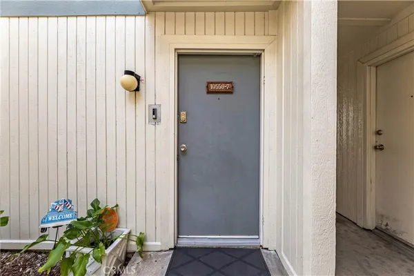 $595,000 | 10550 Sunland Boulevard, Unit 7, Sunland, CA 91040