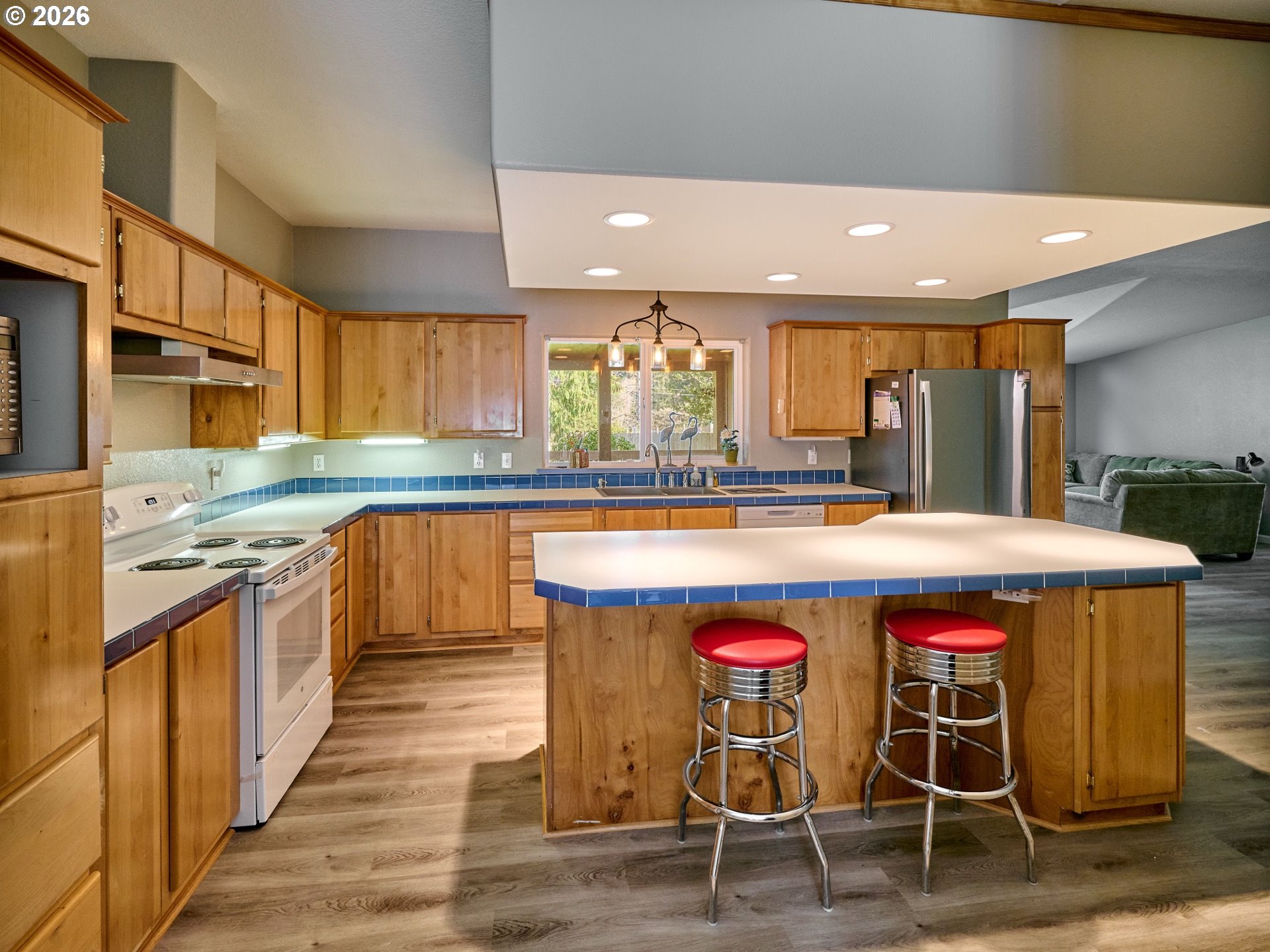 40299 Gates School Road Gates, OR 97346 - Photo 9 of 45