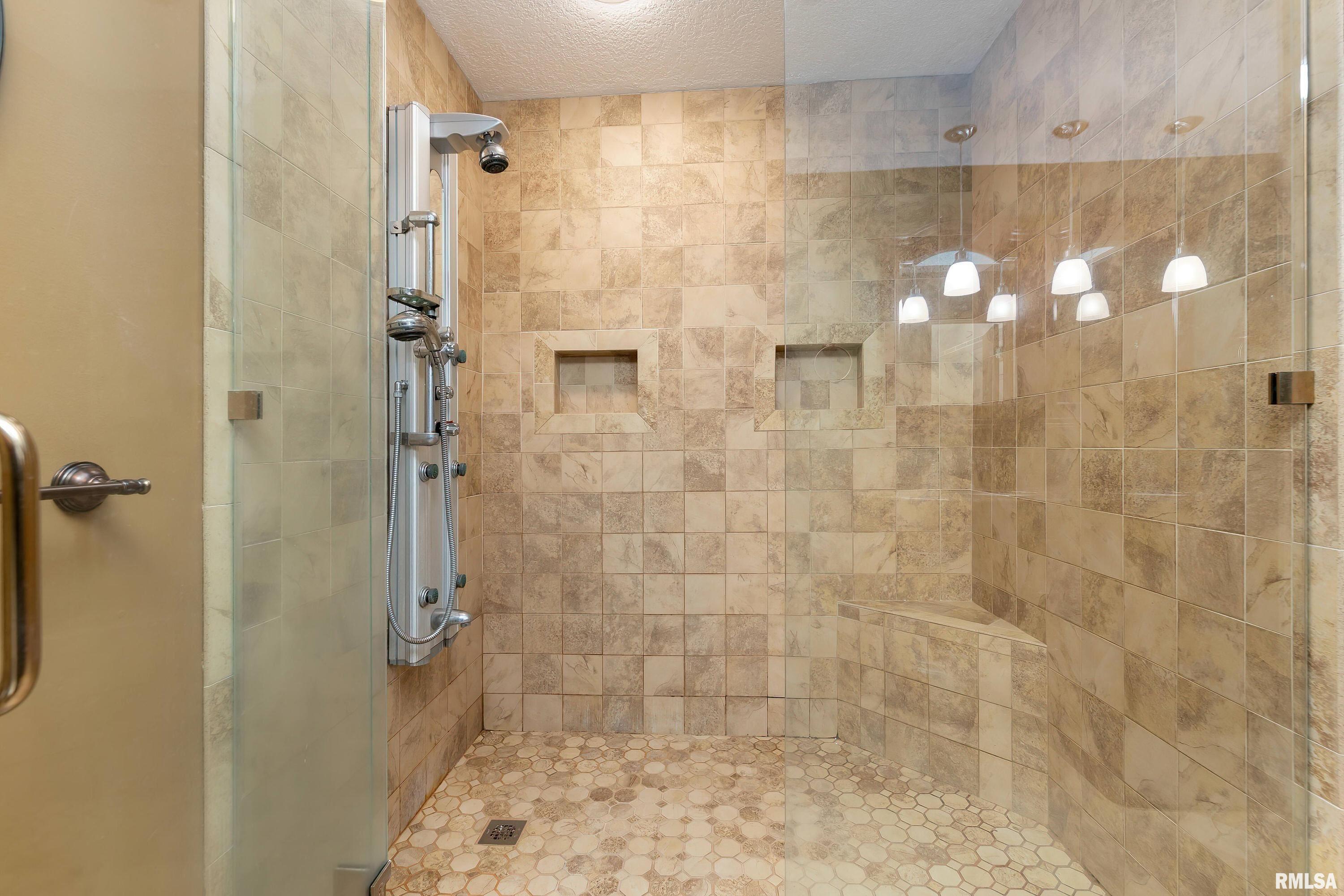 3367 East Ridge Drive Bettendorf, IA 52722 - Photo 18 of 39