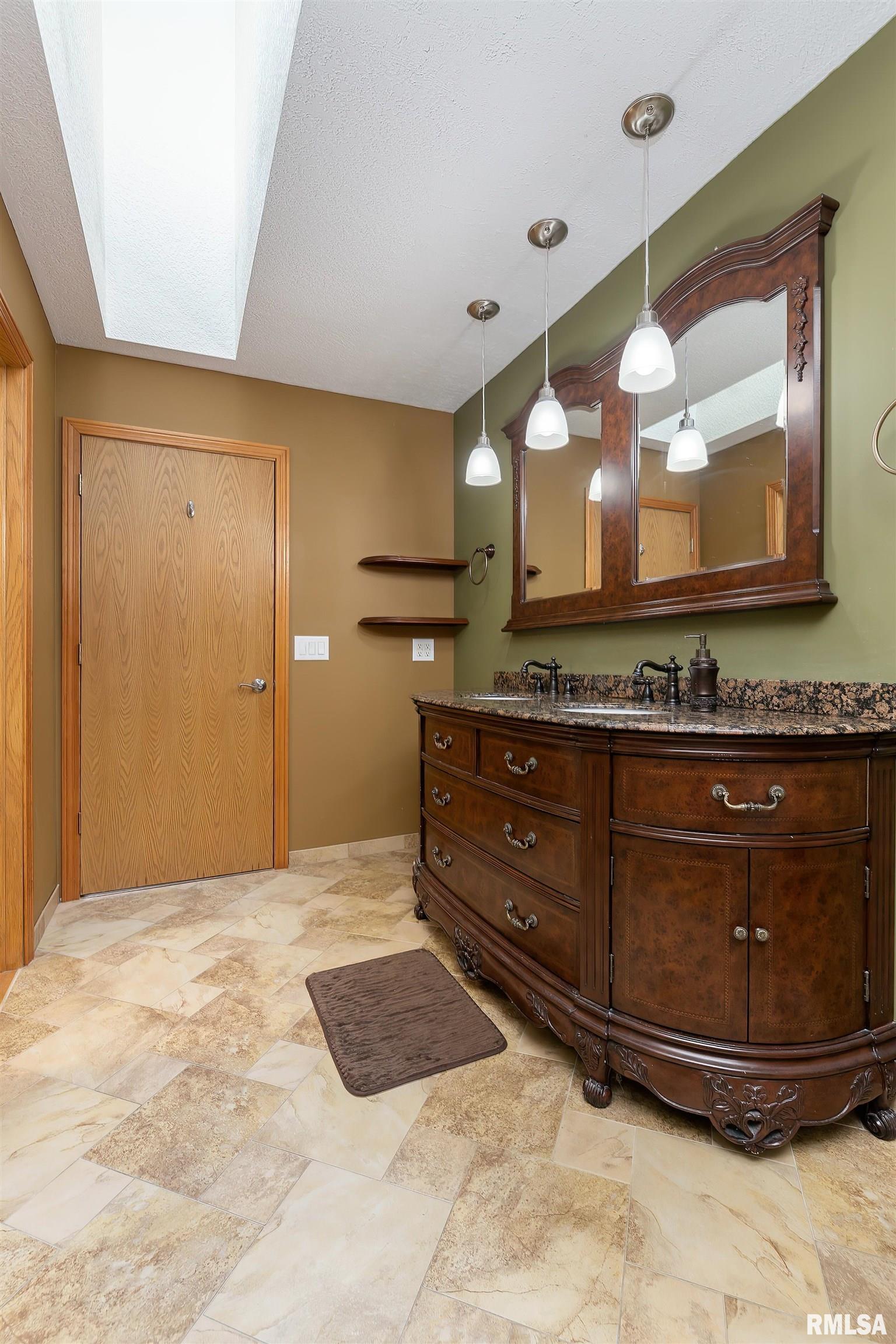 3367 East Ridge Drive Bettendorf, IA 52722 - Photo 19 of 39