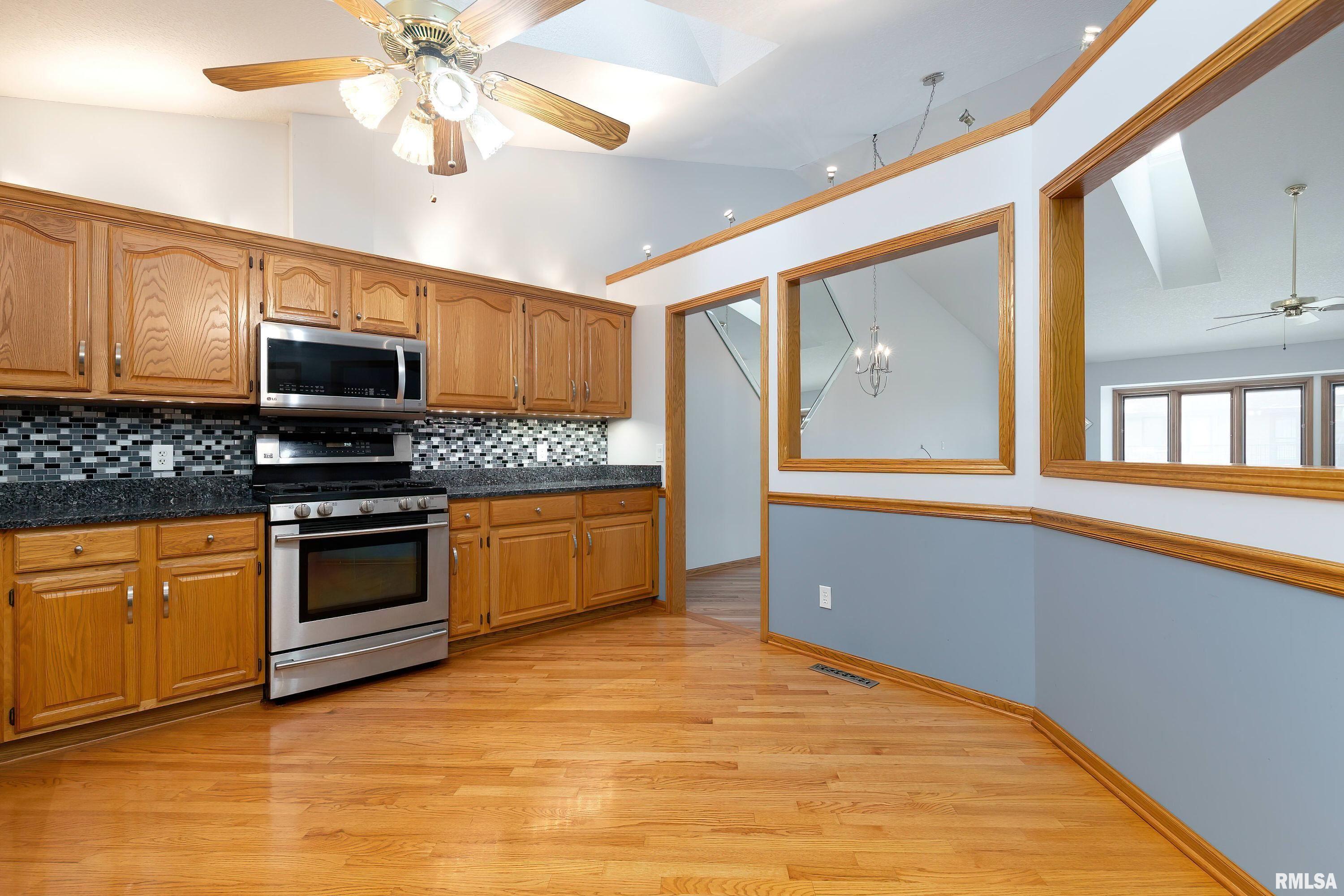 3367 East Ridge Drive Bettendorf, IA 52722 - Photo 8 of 39
