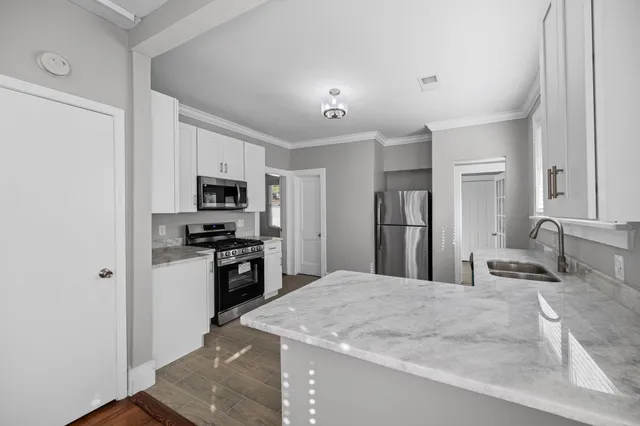 $239,000 | 930 North Belvedere Boulevard, Memphis, TN 38107