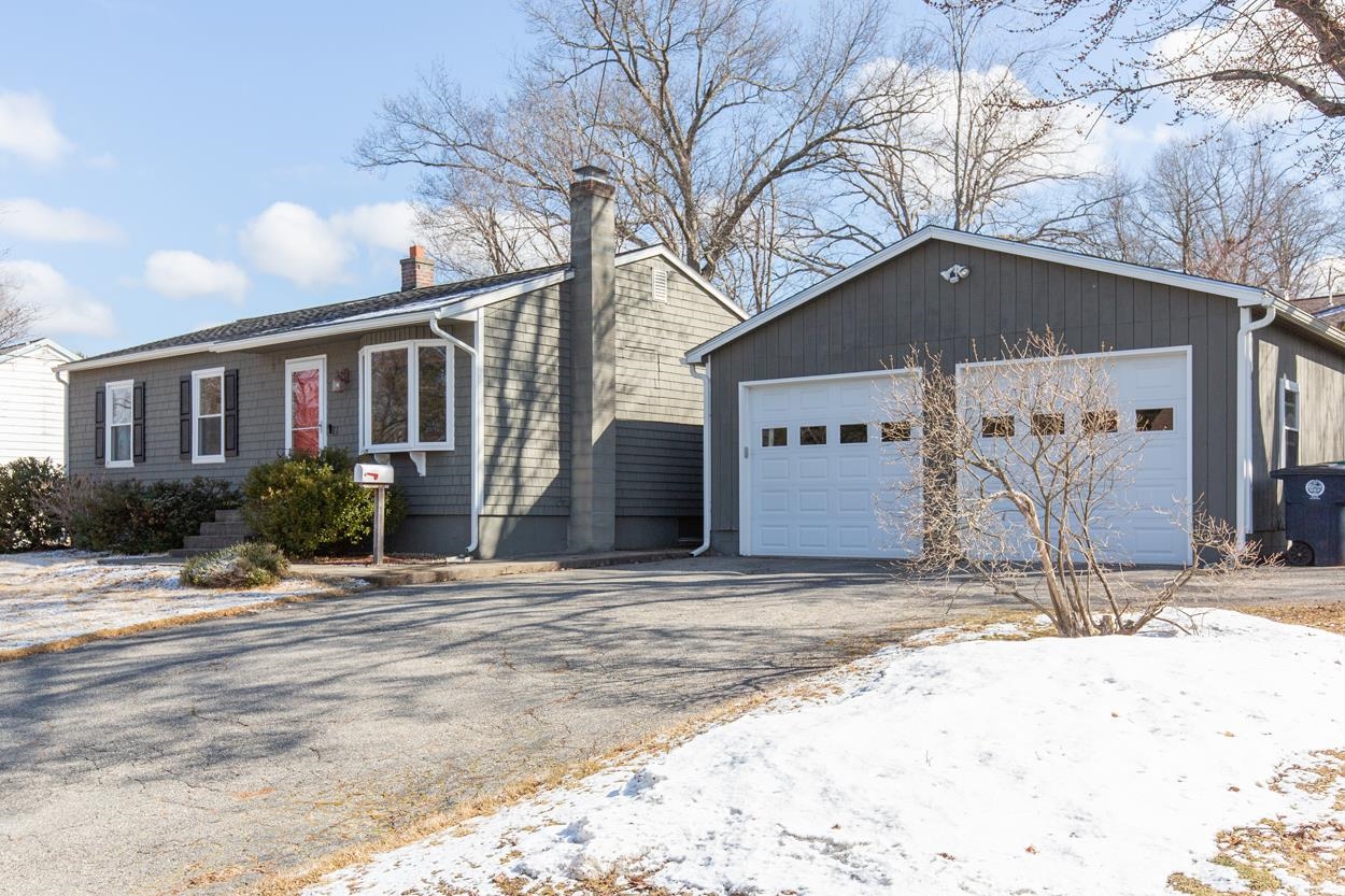 25 Meade Street Nashua, NH 03064 - Photo 6 of 49