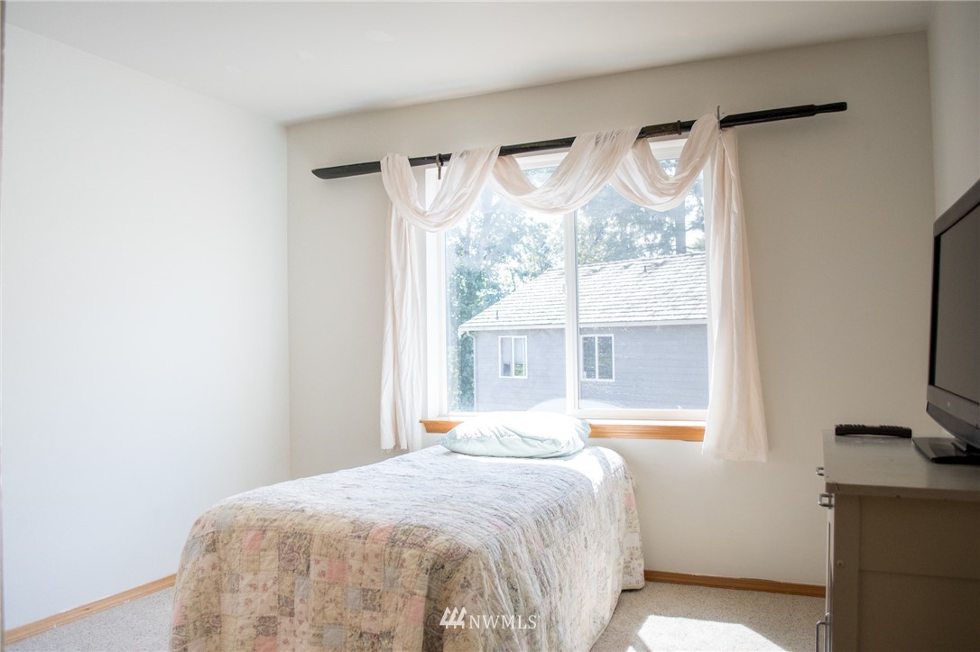 23237 Southeast 248th Street Maple Valley, WA 98038 - Photo 15 of 24