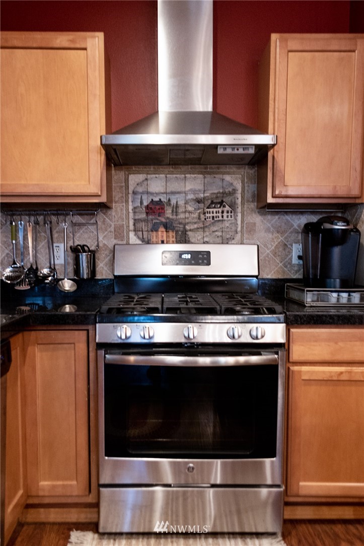23237 Southeast 248th Street Maple Valley, WA 98038 - Photo 6 of 24