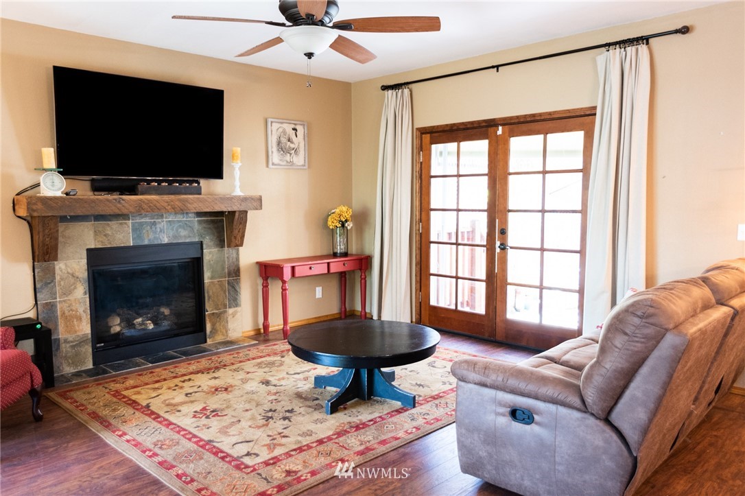 23237 Southeast 248th Street Maple Valley, WA 98038 - Photo 10 of 24