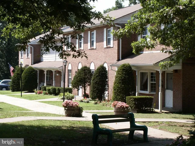 $1,950 | 615 C Lake Drive, Douglassville, PA 19518