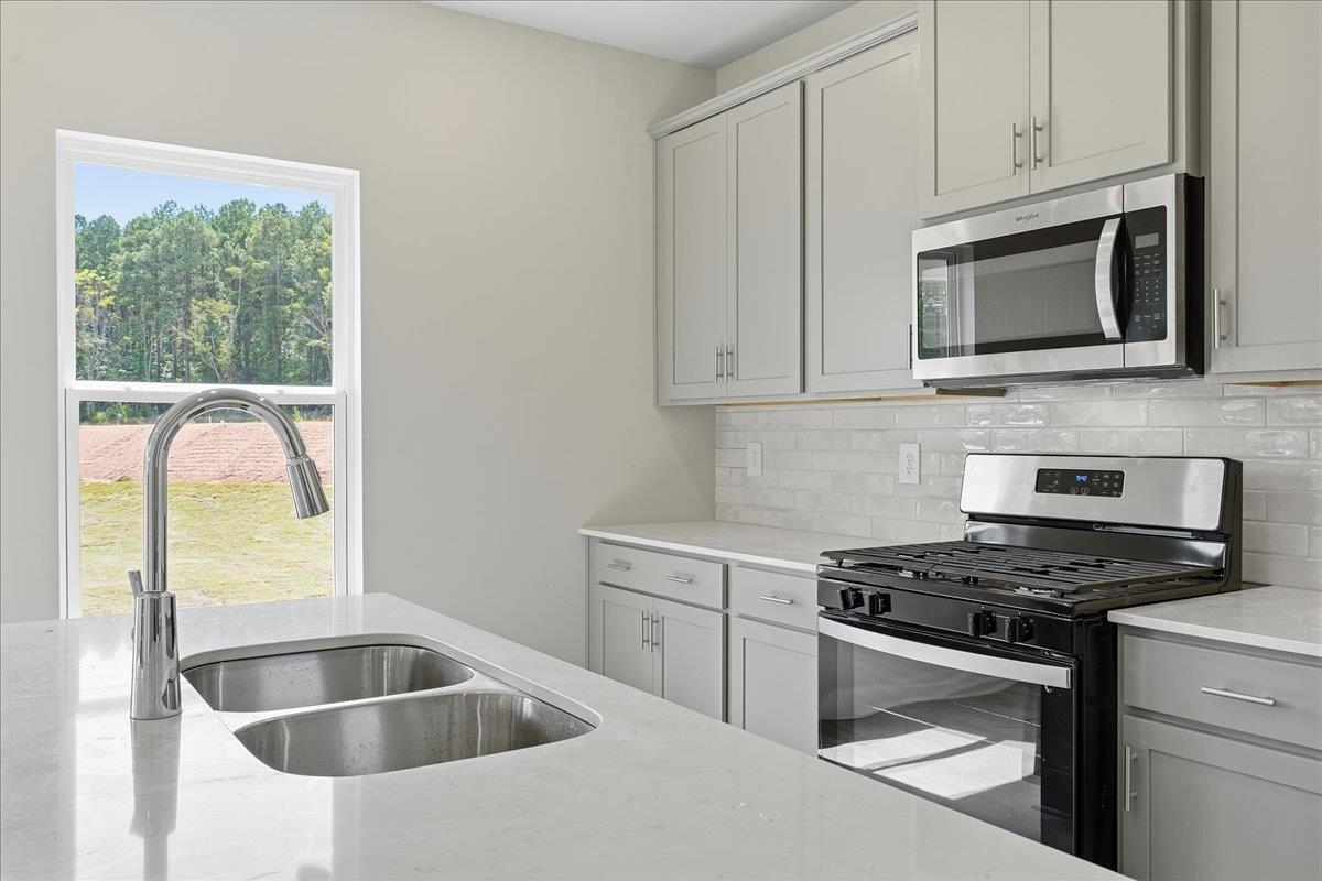 102 Swan Grv Trail Fountain Inn, SC 29644 - Photo 9 of 35 Gallery Image 9