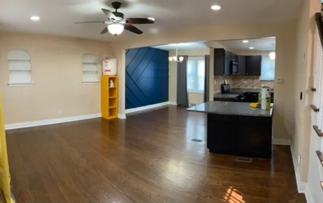 $2,000 | 10217 South Prairie Avenue, Chicago, IL 60628