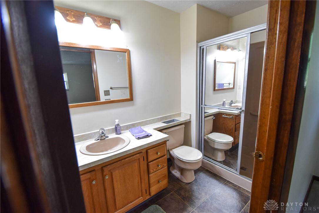 4675 Old Salem Road Englewood, OH 45322 - Photo 19 of 33 Master bath