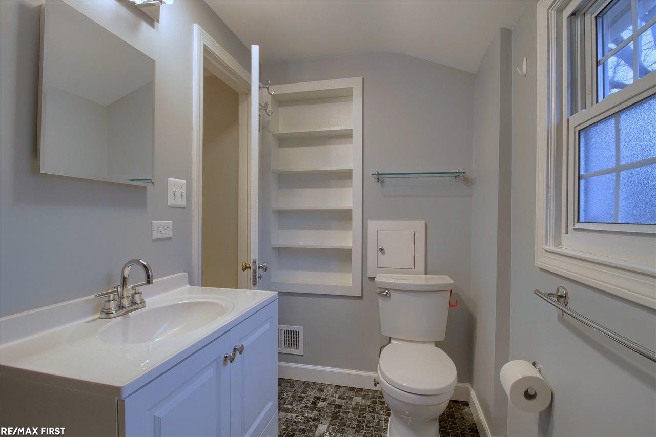 848 Cadieux Road Grosse Pointe, MI 48230 - Photo 21 of 34 31374891-20.JPG