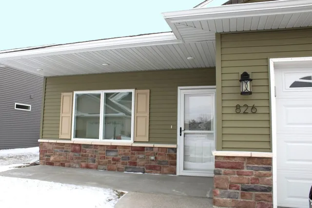 $340,000 | 826 Prairie Gardens, Unit 25, Kewaskum, WI 53040