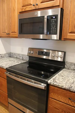 $340,000 | 826 Prairie Gardens, Unit 25, Kewaskum, WI 53040