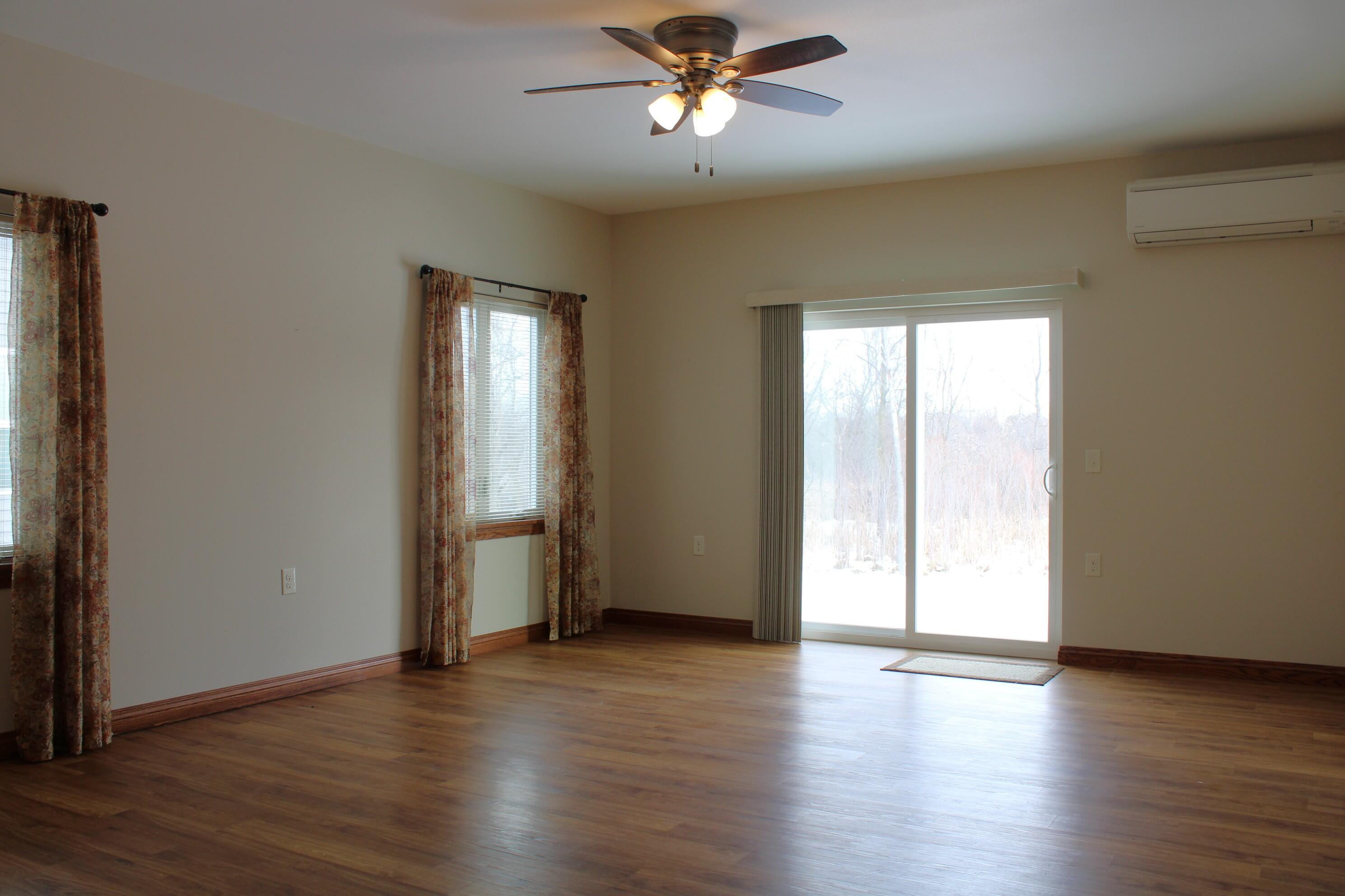 826 Prairie Gardens, Unit 25 Kewaskum, WI 53040 - Photo 8 of 25 Living room