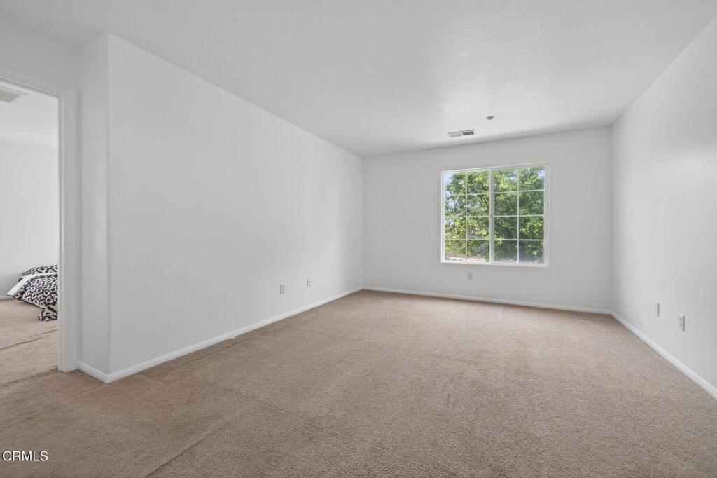 740 Freeport Lane Oxnard, CA 93035 - Photo 22 of 35 an empty room with windows