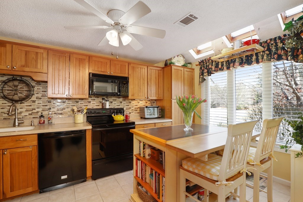 630 Maple Brook Road, Unit 630 Bellingham, MA 02019 - Photo 5 of 41 Gallery Image 5