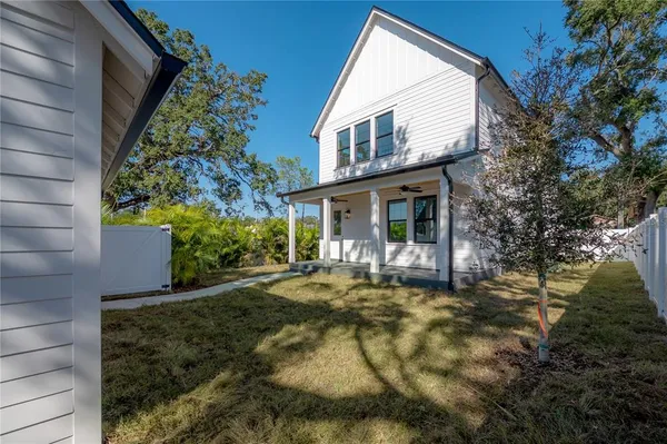 $4,000 | 801 East North Street, Tampa, FL 33604