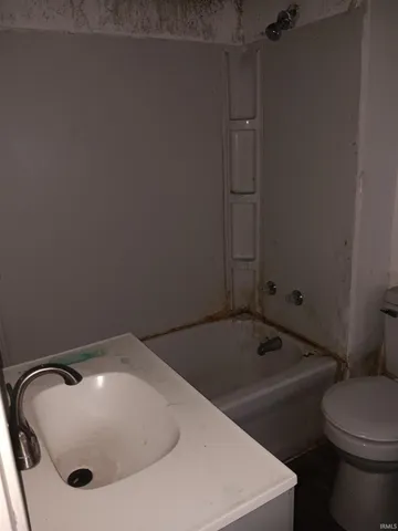 $92,150 | 3506 Wabash Avenue, Terre Haute, IN 47803