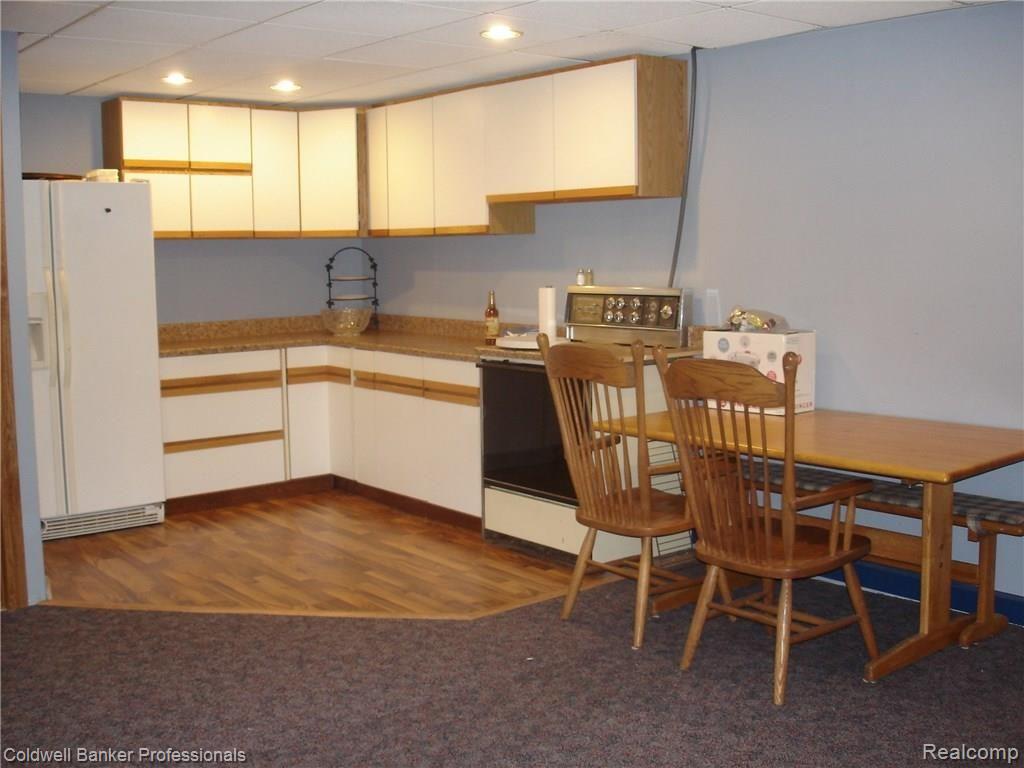 8715 Rattalee Lake Road Clarkston, MI 48348 - Photo 33 of 49 Kitchenette in Walkout
