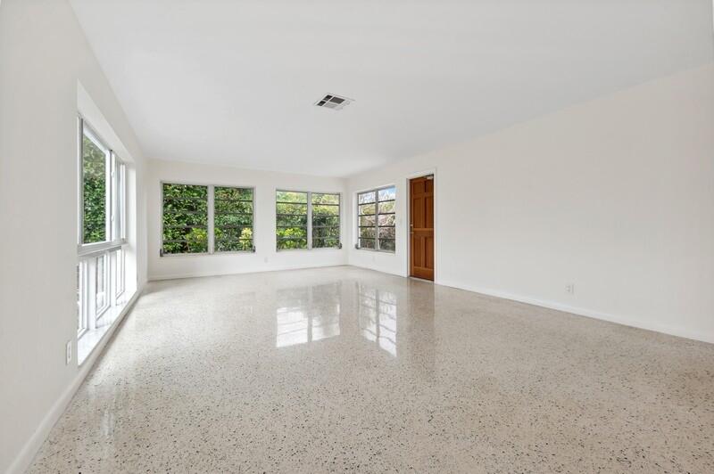 490 Northeast 5th Circle Boca Raton, FL 33431 - Photo 5 of 17 05_490NE5thCir_165_LivingRoom_FlexMLS800