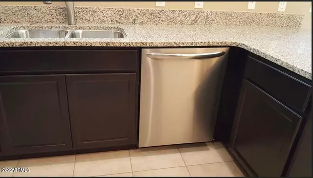 $2,100 | 1367 South Country Club Drive, Unit 1116, Mesa, AZ 85210