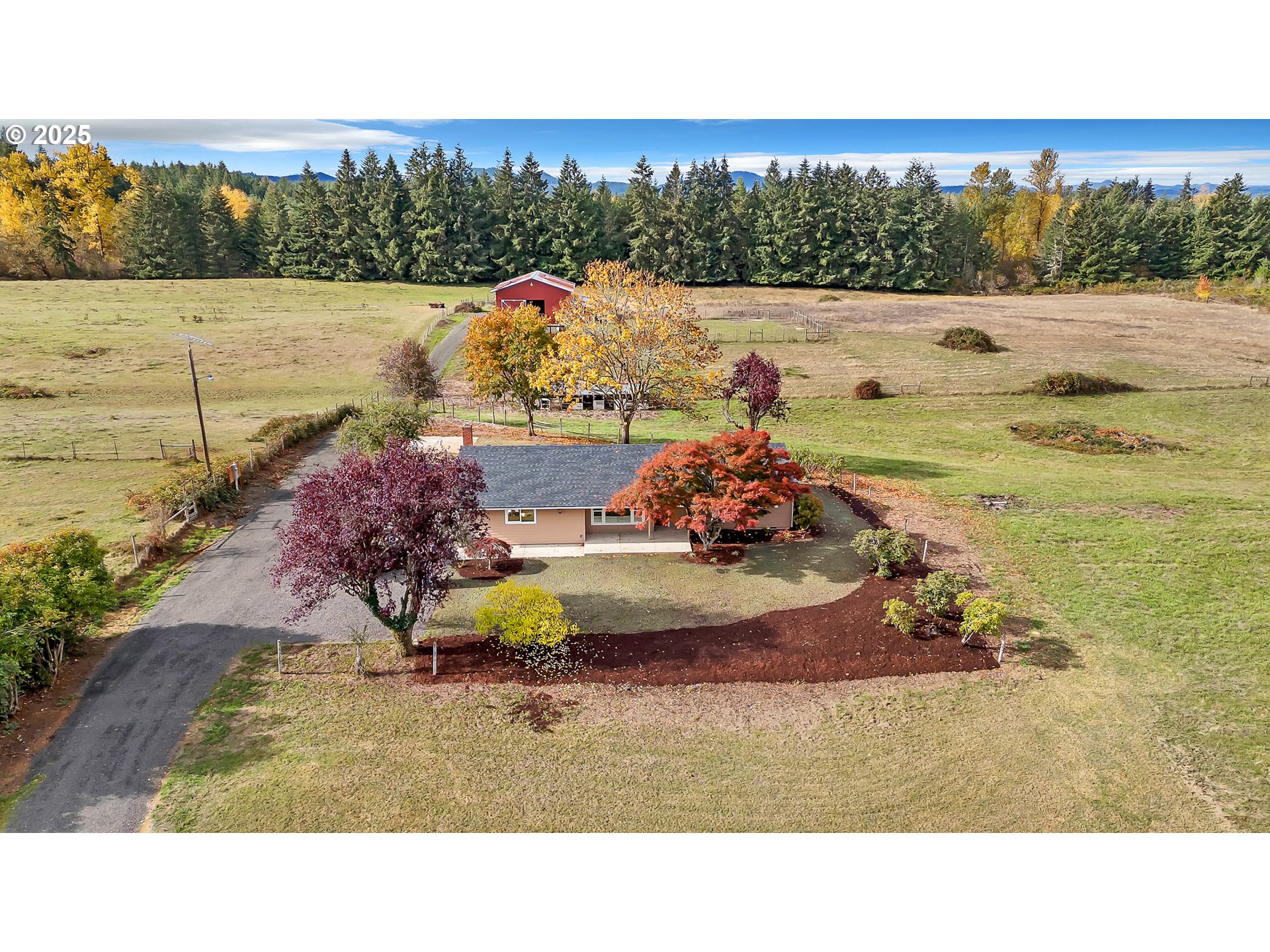 26860 Pickens Road Eugene, OR 97402 - Photo 1 of 48 Gallery Image 1