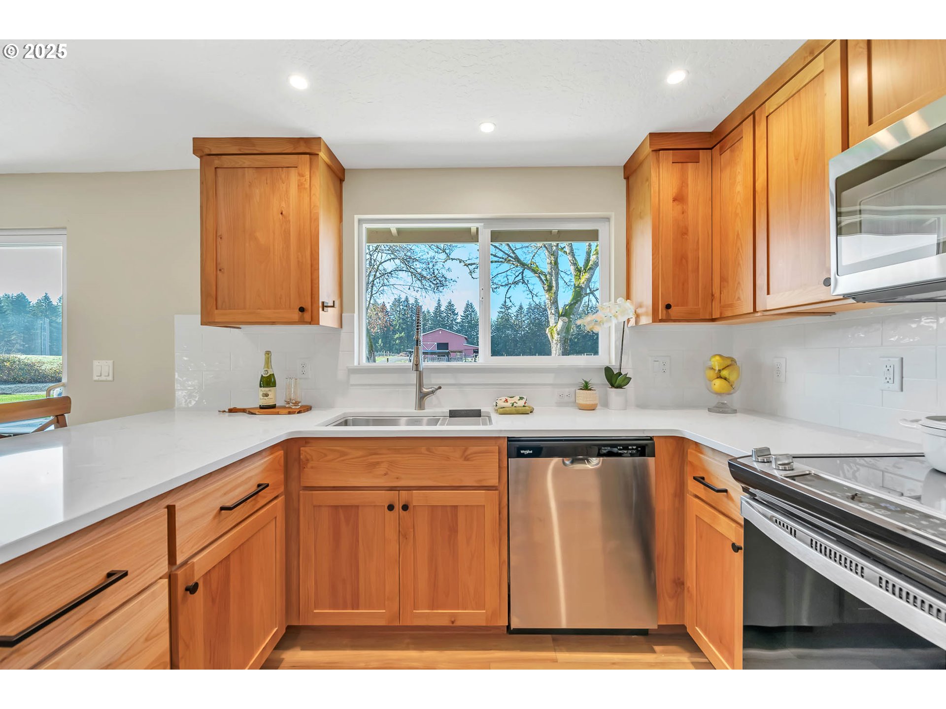 26860 Pickens Road Eugene, OR 97402 - Photo 15 of 48 Gallery Image 15