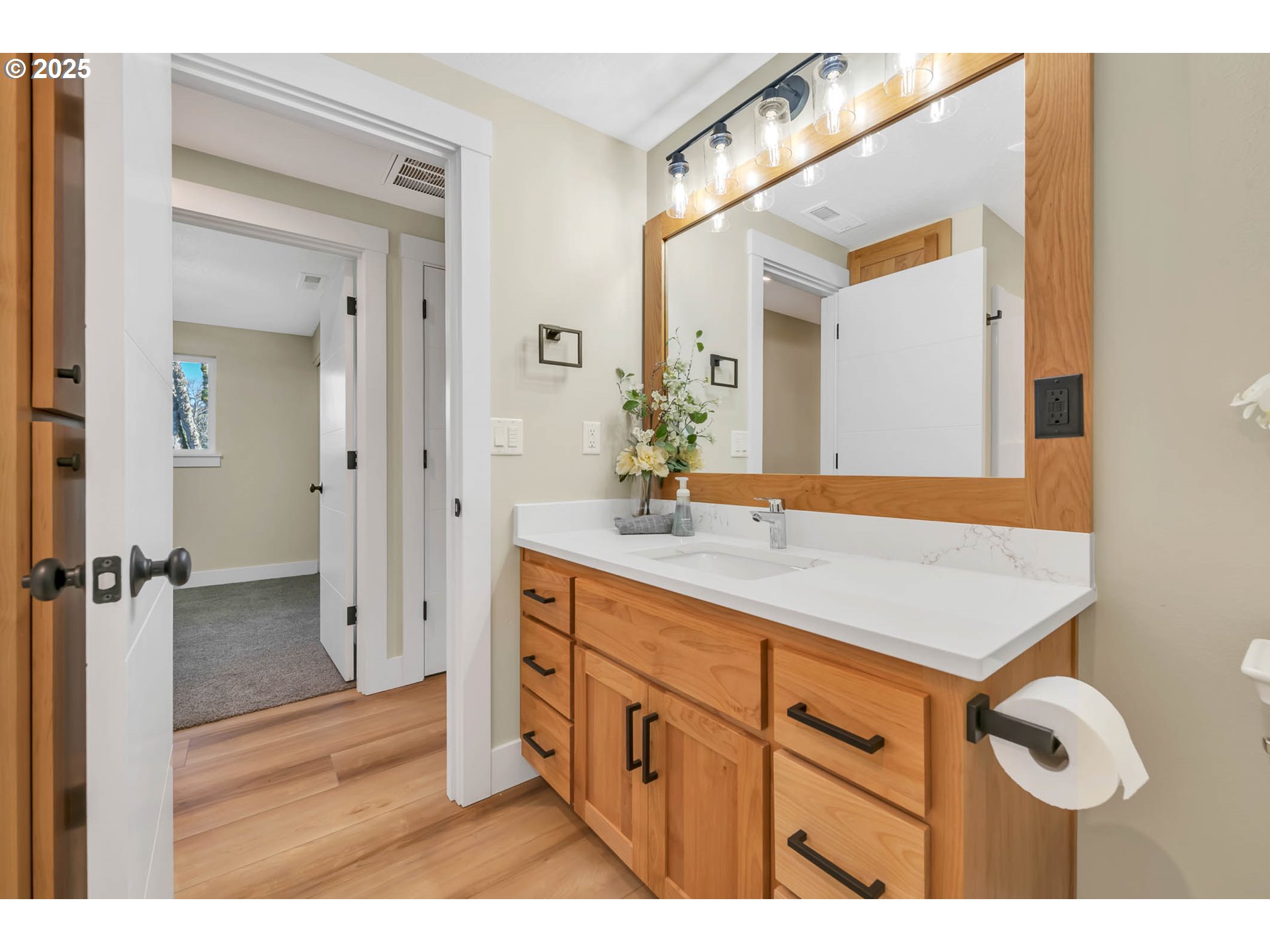 26860 Pickens Road Eugene, OR 97402 - Photo 24 of 48 Gallery Image 24