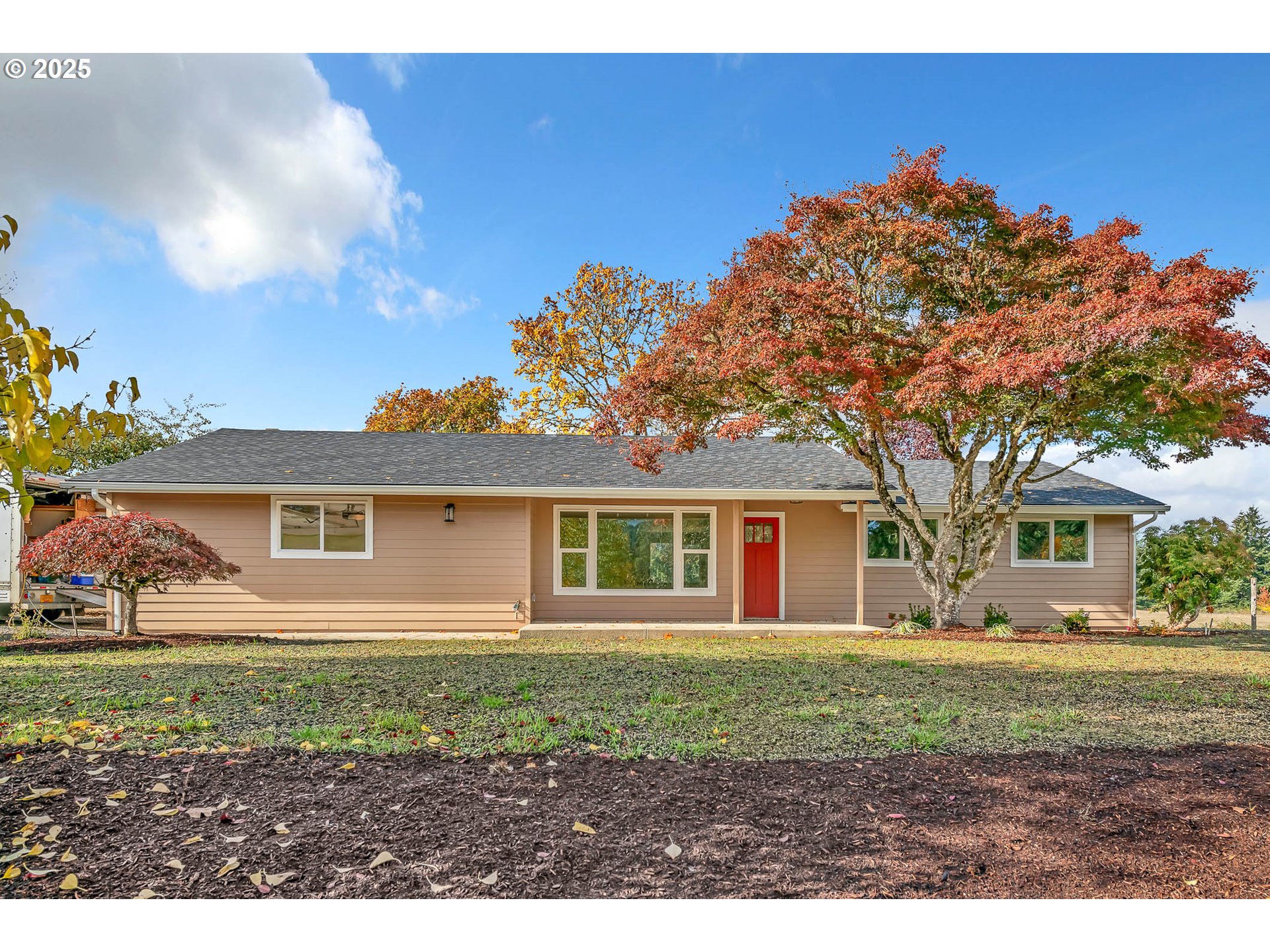 26860 Pickens Road Eugene, OR 97402 - Photo 4 of 48 Gallery Image 4