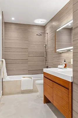 $1,480,000 | 19 Park Place, Unit 4B | TriBeCa