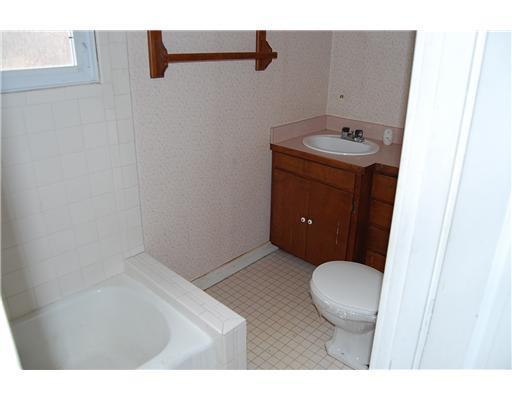 31 Mayo Road Hampden, ME 04444 - Photo 4 of 14 Bathroom.