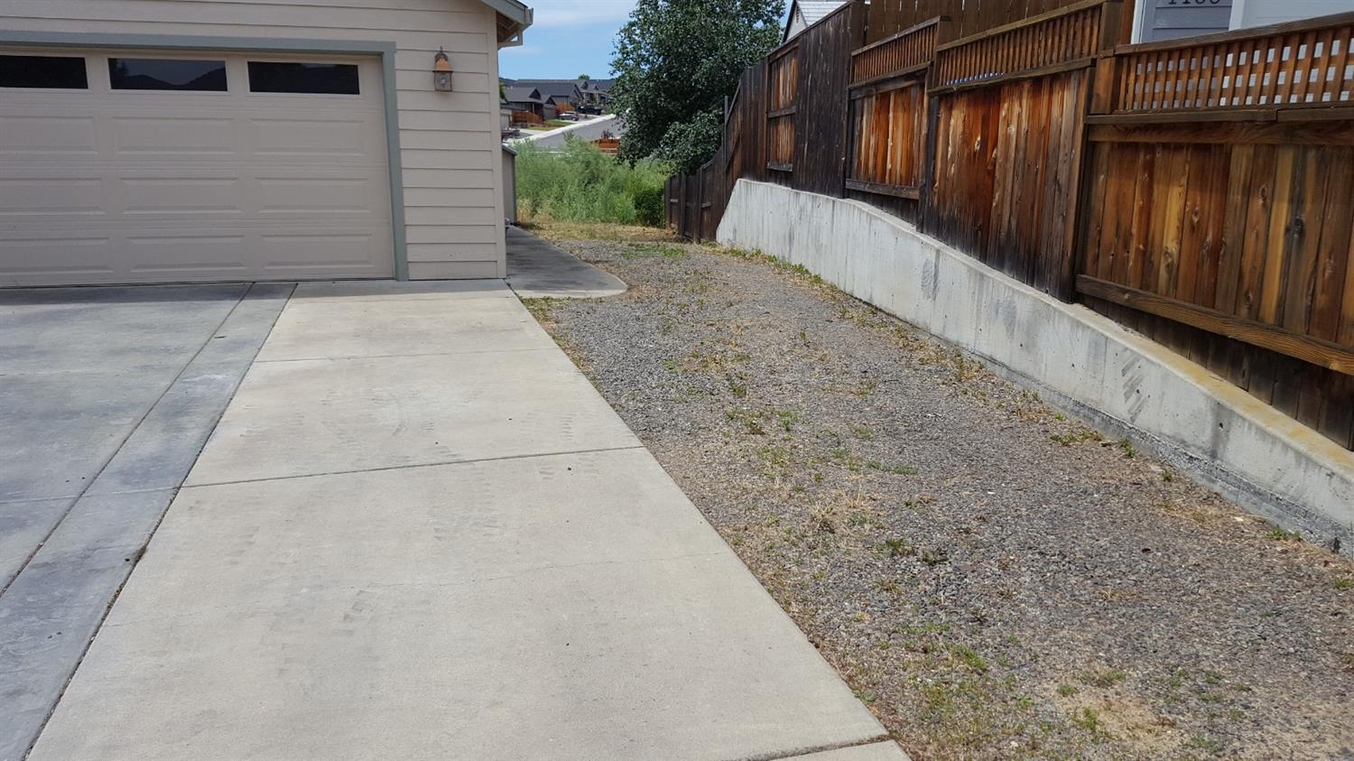 1144 Highlands Drive Eagle Point, OR 97524 - Photo 3 of 35 Additional Photo
