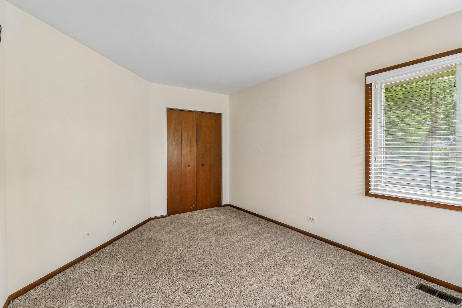 1079 Braeburn Road Mundelein, IL 60060 - Photo 23 of 52