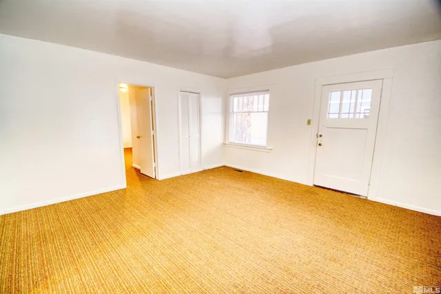 a view of empty room with window